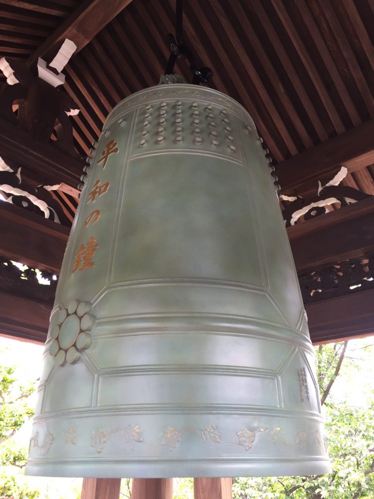 東神奈川駅前に梵鐘を納めました。 | 梵鐘・仏像・銅像・寺院仏具の 老子製作所